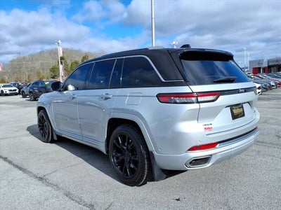 2022 Jeep Grand Cherokee Summit