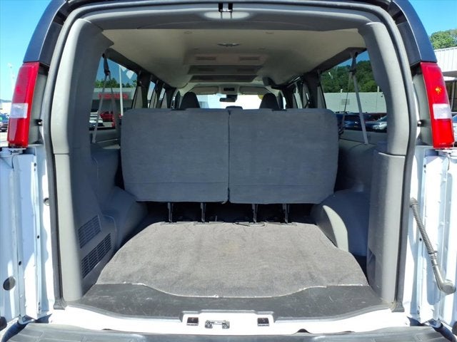 2025 Chevrolet Express LT Passenger