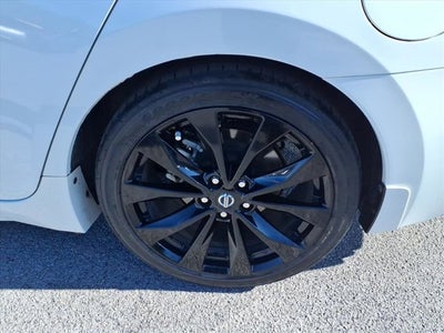 2022 Nissan Maxima SR