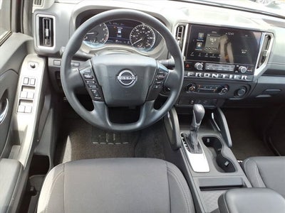 2025 Nissan Frontier SV