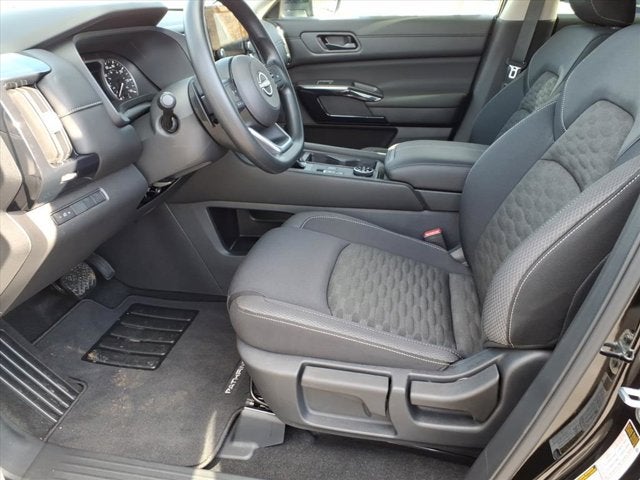 2025 Nissan Pathfinder S