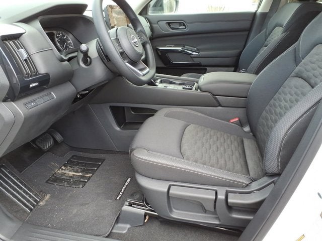 2025 Nissan Pathfinder S