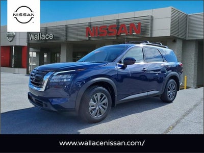 2025 Nissan Pathfinder SV