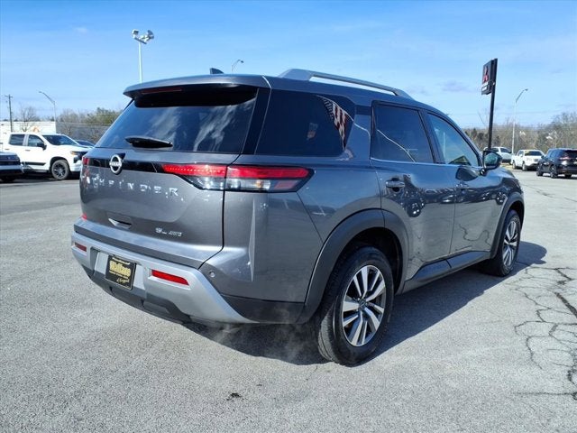 2025 Nissan Pathfinder SL