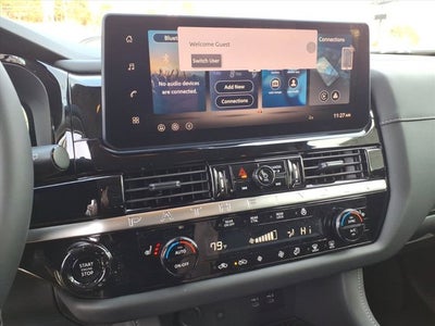 2026 Nissan Pathfinder SL