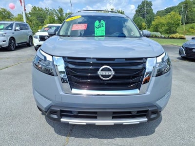 2025 Nissan Pathfinder Platinum
