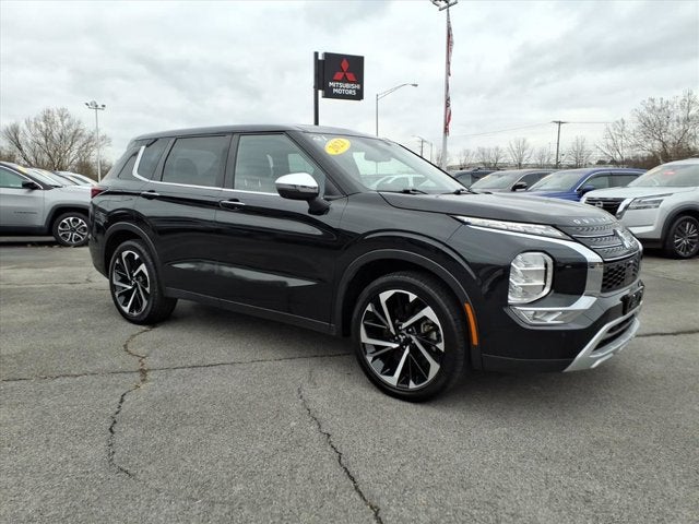 2023 Mitsubishi Outlander SE