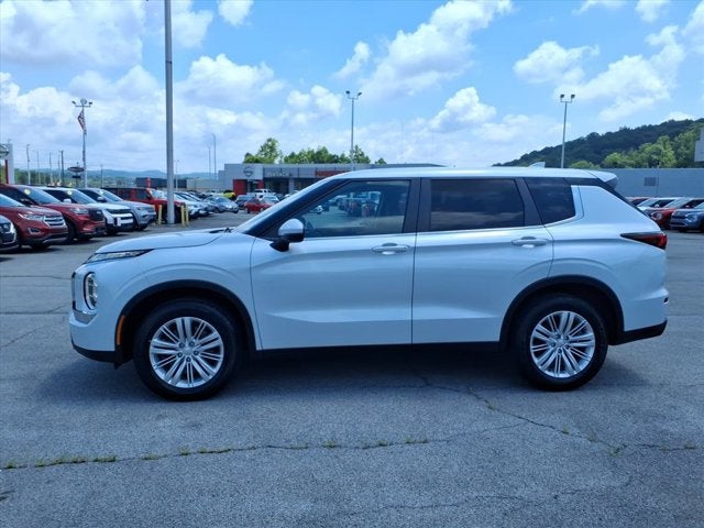 2024 Mitsubishi Outlander ES