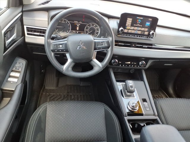 2024 Mitsubishi Outlander ES