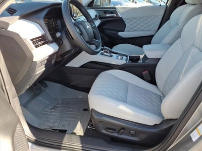 2024 Mitsubishi Outlander SEL